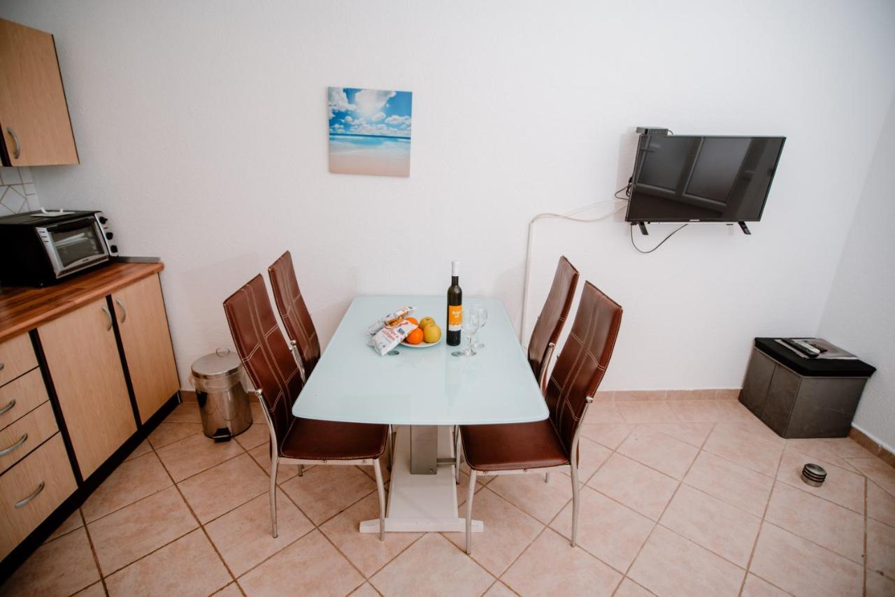 Apartmens Leona Karlobag Zewnętrze zdjęcie