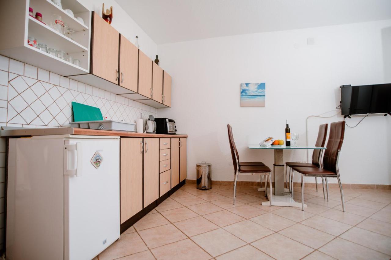 Apartmens Leona Karlobag Zewnętrze zdjęcie
