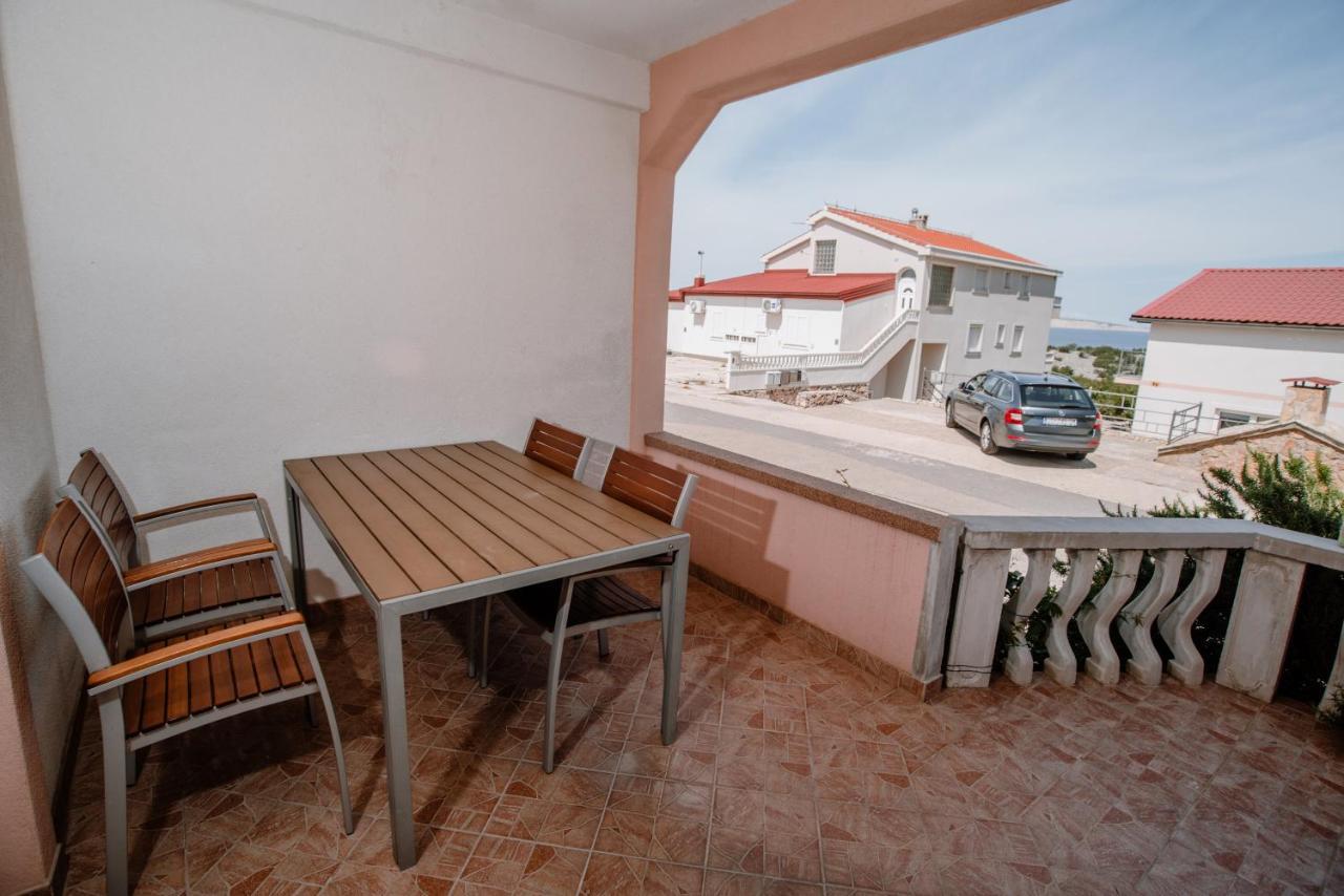Apartmens Leona Karlobag Zewnętrze zdjęcie